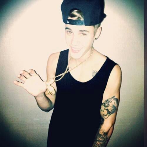 my life just for justin bieber if justin not in my life my life will be boring so justin plz follow me living to love JB  $$$$
