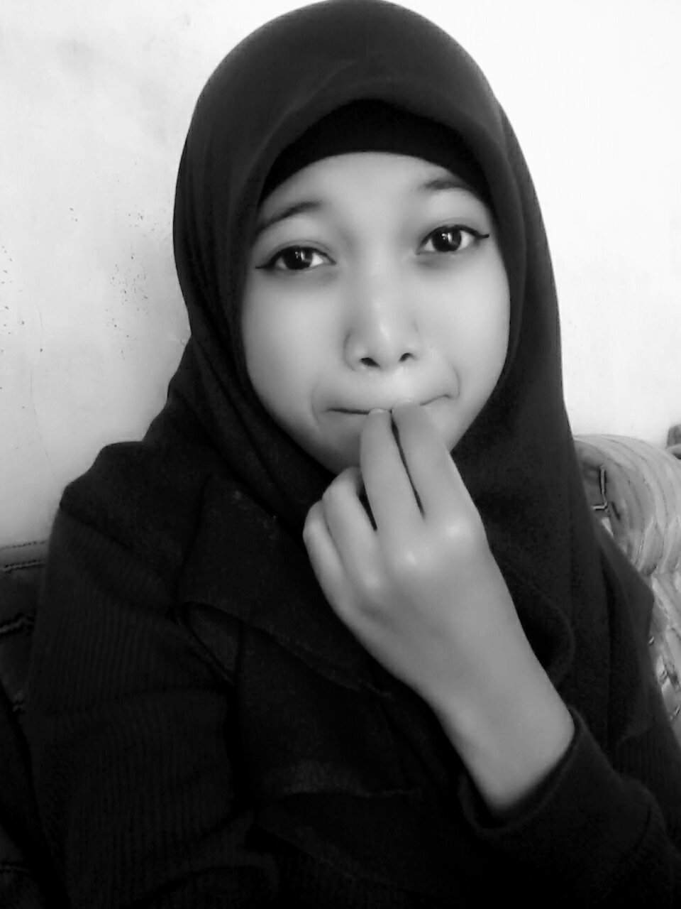 Dalam hidup, jangan terlalu berharap, karena untuk setiap 'Hello' akan selalu berakhir dengan sebuah 'Goodbye'