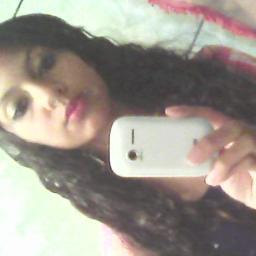 # O que eu nao demonstro ,
eu siinto em dobro ;x