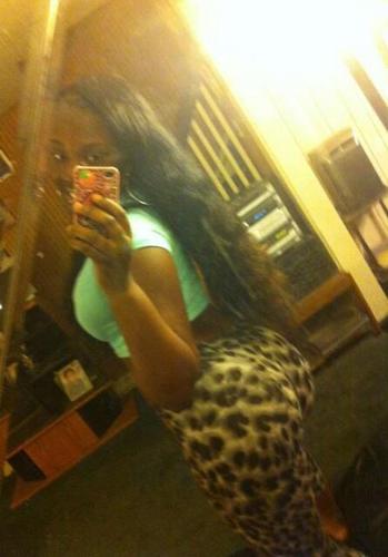 MsThrowItBackk's profile picture. twurk suntin gurl