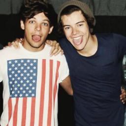 DON'T FOLLOW HERE, THIS IS A FREE FOLLOW FROM @SoInLoveWithLou & @HazzaSupport , Follow us there or we will unfollow you xx