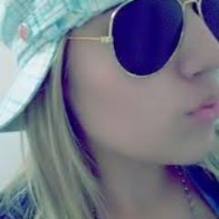 Puta vontade de ir aí, te beijar e dizer que te amo =)