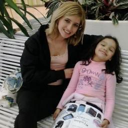 Sou uma pessoa que adoro esportes. gosto de estar com minha familia e amigos....