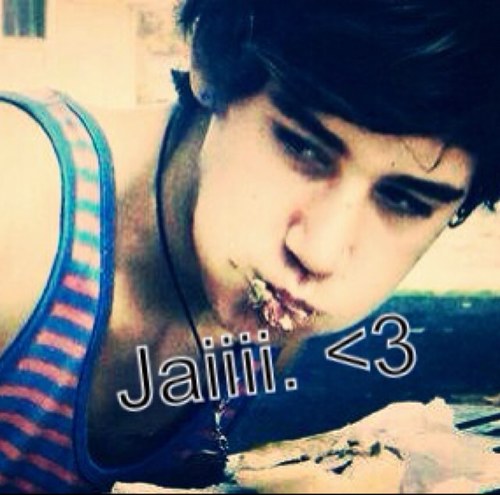 luke_at_jai's profile picture. You got a free follow from @_styles_smirk and @mondragonsarahi.PLEASE go follow them. If you see this tweet 'Dogs ganna bark' you'll get a shout out.