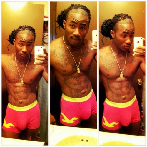 Baton rouge youngies male stripper !! Young fly and on my shit find me on insta @_porn_star