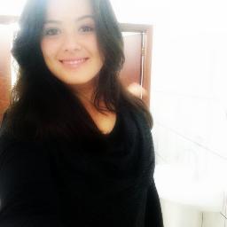 Amoo minha vida e todos q me fazem feliz :)