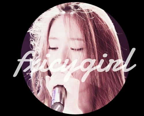 sebutir roleplayer jung soojung f(x) yang mencari kesenangan di fake world yang kejam ini (•́-̯•̀)