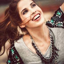 SOY FANS  DE @kndmolfese Y LA KIERO MUCHOO Y MI SERIE FAVORITA ES VIOLETTA TE KIERO CANDE MOLFESE SOY TU FANS N 1 Y PORFAVOR SIGEME :D