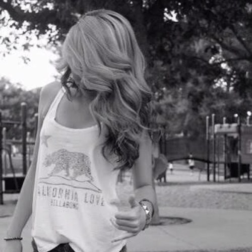 Hello I'm Acacia but you can call me Cacia(: i love taco bell. I'm single:( I love hugs and cuddles and kisses:* an im shy/.\