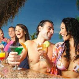 Solteros Viajando.Nos dedicamos a organizar viajes por COSTA RICA para personas solteras, para que disfruten y conozcan gente. Y quien sabe, a lo mejor algo mas