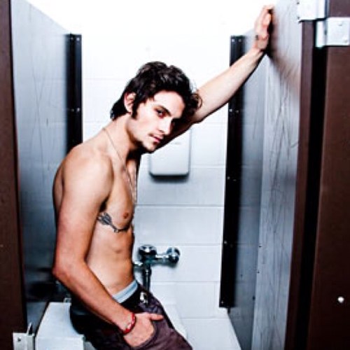 Everything in life is what you make of it, but none were cursed like me. @HisRubyAngel gives me hope. 21+RP/#MERP/#Bam