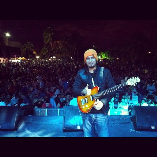 Productor musical, musico profesional, guitarrista / Instagram: marcosvguitar