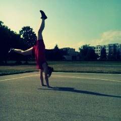 rebarbara02's profile picture. 