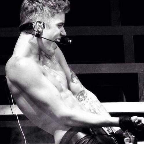 7/12/13- saw justin. dont tell me your my #heartbreaker cause girl my heartsbreaking