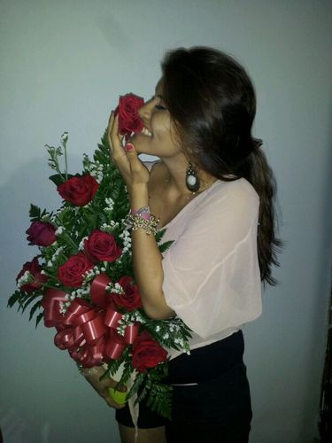 i am funny, sweet, friendly and I believe in Jesus Christ as my Lord and Savior of my life and someday I'll be a great journalist Follow me...♥