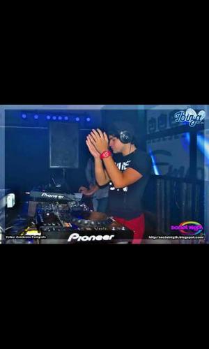 19.UCV - Músico, Productor, DaftLover y DJ de vocación...

BOOKING:
EmotionStep@Gmail.com

Great songs make love stories, EmotionStep!