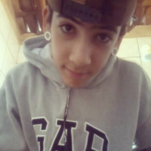16 anos , skate , free step , lvl2 , LT 3 .      Vamo viver porra ?