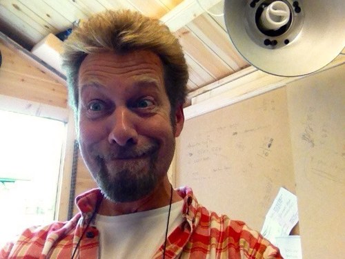 tonyrobertperry's profile picture. 