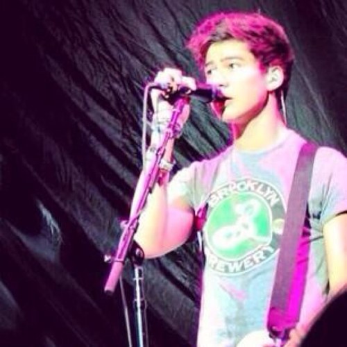 hi if youre trying to get a calum follow dont give up he will follow you soon ((: ps if you want help with a calum follow tweet @lirrychicken