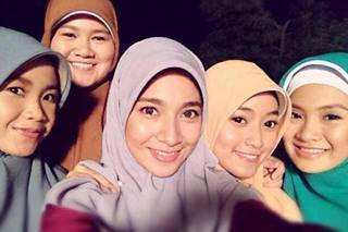 go follow me :) sesi opfull stiap tgl 10 untuk 10 orang . always watch PRR3 yah n always suport prr3 yah guys . tahnks :*