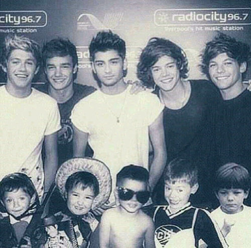 Not all heroes wear cape and can fly,my hero saves life♡Un-Official Indonesian Directioners!Games,Update,fact,dll♡truly madly deeply in love with 1D!#1Dfamily♥