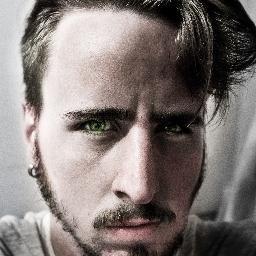 AparizChaves's profile picture. Patafísico, graduado en periodismo y perro.