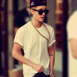Hello. My name is Monica. My dream is Justin come to Croatia. But my bigger dream is to be OLLG. NSN & BELIEVE!