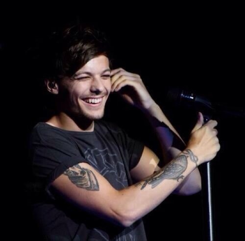 old acc so here have a free follow from @sunfIowerIarry