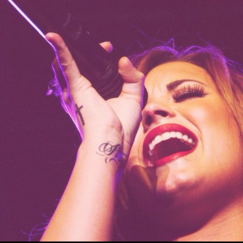 Music ♫ Family ♡ Faith ☮ 
      Warrior Lovatic ✌∞