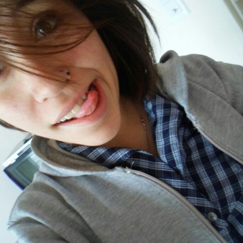 Soy de el mas lindo, MI NOVIO que me ama ♥.
Esta vida es un pozo profundo y perder el control es cuestion de segundos~