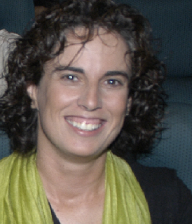 De Sitges, Catalunya i el món. Mestra i psicopedagoga. Educació, cultura, drets i igualtat. 2011-2019 Regidora de l’Ajuntament de Sitges.