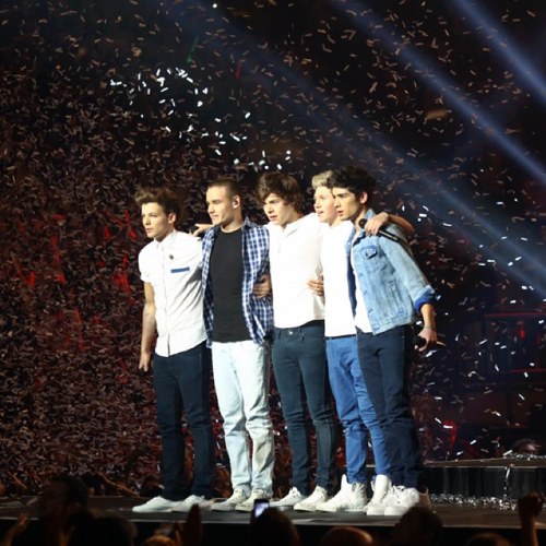 SUEÑO CUMPLIDO 25 DE MAYO DE 2013. ONE BAND, ONE DREAM, ONE DIRECTION. WE LOVE SPAIN, WE LOVE MADRID, WE LOVE YOU. DIRECTIONER. LITTLE MIX. CODY SIMPSON. 5SOS.