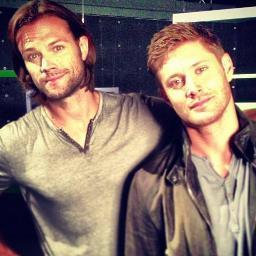 Fã-Club dedicado a todos os HUNTERS apaixonados por Supernatural, a melhor série do mundo! então, vamos caçar? Pois esse é o negócio da Família!  ✡