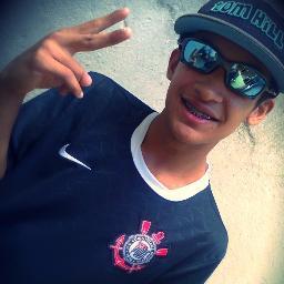 tenho 16 anos,estudo,jogo futebol,Corinthiano,moro em Carapicuiba