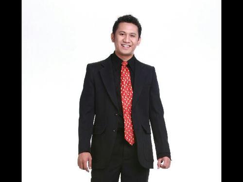 Broadcaster @Vradiofm - Blessed Management Founder @blessedMGT - Lecturer & Volvo Lovers ! Follow Our Twitter Network : @kabarbintaro @BintaroFestival !