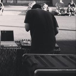 computer nerd. aspiring music producer. full time weirdo.