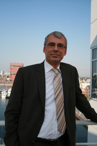 Director International Relations & Networks of the Antwerp Port Authority. With passion for ports, trade and logistics.