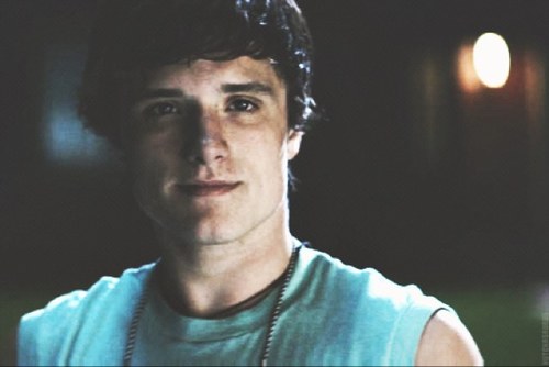 | Amo leggere e ascoltare musica,different in everyway. People said i'm fat and ugly. —