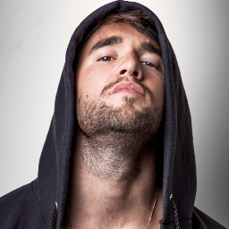 Portal de informações e notícias sobre o ator Josh Bowman. / Portal for news and information about the actor Josh Bowman.