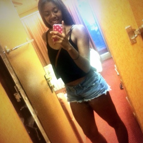 TooCompLEX_'s profile picture. College athlete !