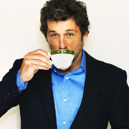 32. Neurocirujano.Orgulloso de salvar vidas cada día en y de ser hermano de @chekoffins. Todos dicen que soy adicto al té.Violinista. ¿@NatyBanner_? MIA~ ||RP||