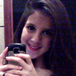 oi, tenho 13 anos, sou do signo #cancêr, chata, irmã da @_daniellefarias e do @joovittorcosta  sz []', quer saber mais ? segue :*
