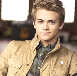 I'm Hunter Hayes. I'm 21. I'm No Longer Single. Talk To Me? I Don't Bite. Don't Touch @FakingFranta. He's My Boyfriend. {Gay/FL/Taken}