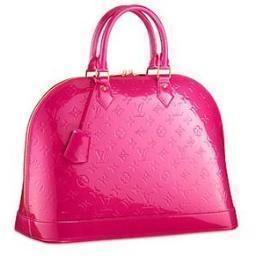 Alışveriş canavarı bir pinti. #blogger #avukat #makyaj #moda e-mail: isoonco@hotmail.com