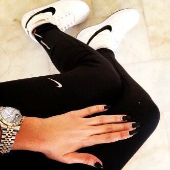 كل شيء .. دون تعمق جميل جداَا ♡̷̷̷̷̷̷̷