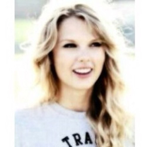 Belieber , swiftie , twilighter  , lautie , Kristbian and lovatic
I love movieees , basket , music and food;)
Fearless , NEVER SAY NEVER , stay strong