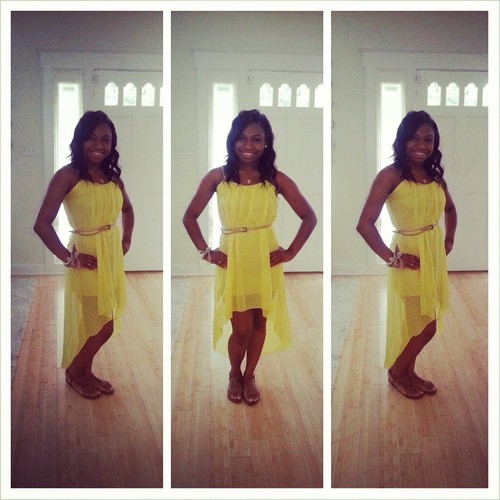 A mother of two twins girls to be! Success is the only way i see it!