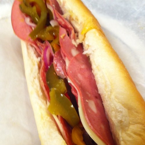 Have a sub that you think needs tweeting? Tweet at us and we'll retweet your sub!

Tweeting subs/hoagies/grinders/oblong sandwiches since 2013.
