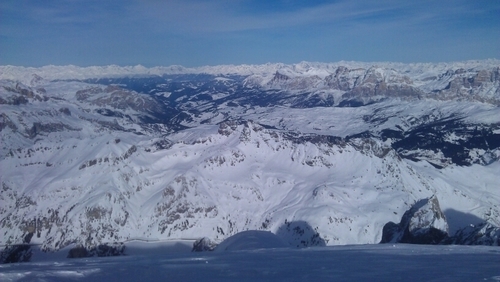 alpinskitweets's profile picture. Alpen- Stubai,- & Österreichfan / Born to Ski!
 Im Winter geht's hier nur darum. Im Sommer bin ich normal und twittere auch mal über Belangloseres..Meistens ,)