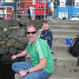 Work in Finance, live in Edinburgh, love sport.